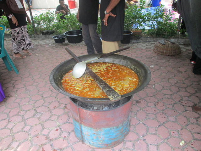 Masakan khas Aceh Besar, kuwah beulangong. (Foto: Dok. Wikimedia Commons)