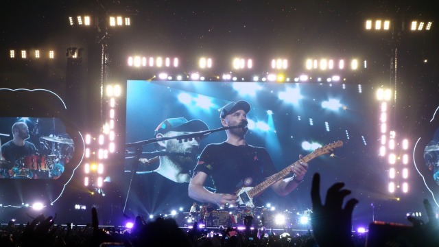 Penampilan Coldplay di Singapura. (Foto: Cornelius Bintang/kumparan)