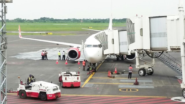 Tumpahan fuel pesawat Lion Air di Bandara Juanda (Foto: Dok. Istimewa)