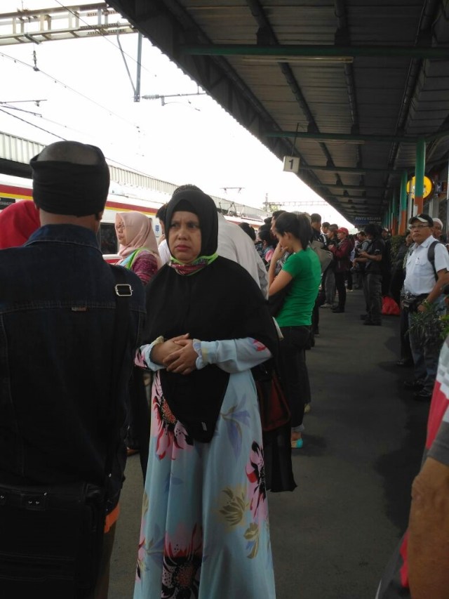 Penumpang KRL yang emosi. (Foto: Niken Nurani/kumparan)
