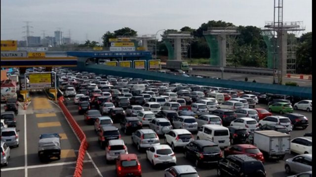 Macet di GT Cililitan 2 Menuju Cawang (Foto: Twitter TMC Polda Metro Jaya)