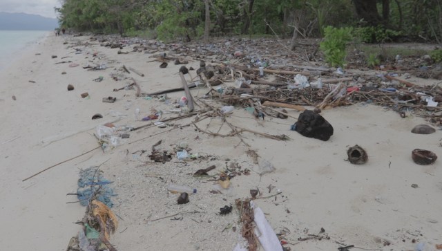 Sampah di Pulau Pombo (Foto: Ridho Robby/kumparan)