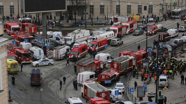 Suasana di sekitar lokasi ledakan St. Petersburg (Foto: Reuters/Ruslan Shamukov)