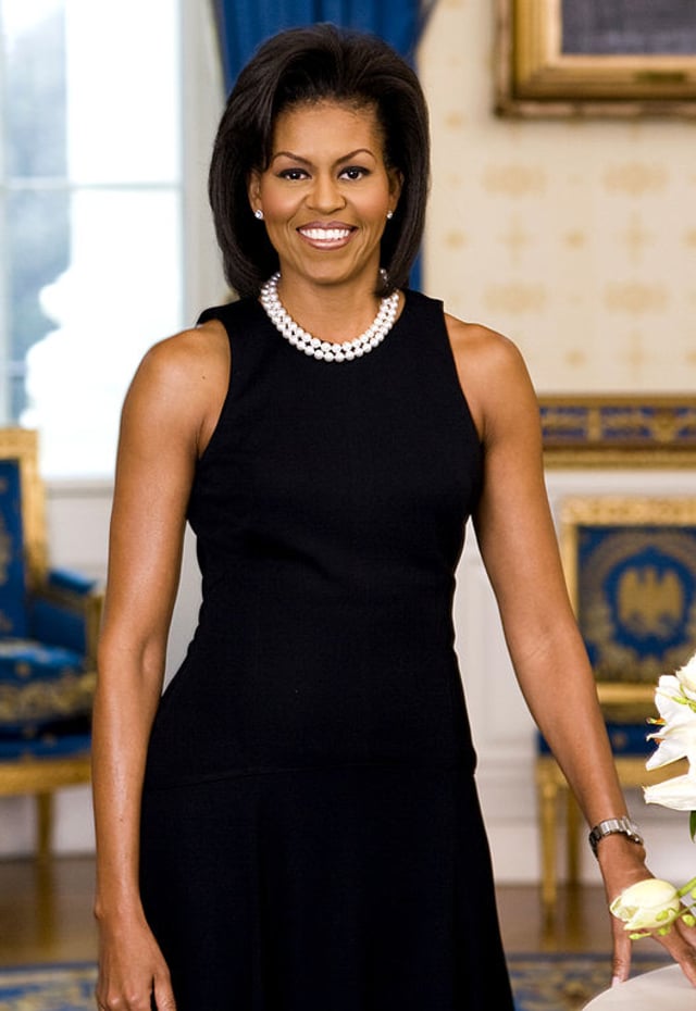 Foto gaun tanpa lengan Michelle Obama (Foto: Wikimedia Commons)