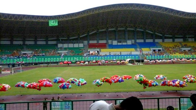 Stadion Patriot Candrabhaga Bekasi (Foto: Wikipedia)