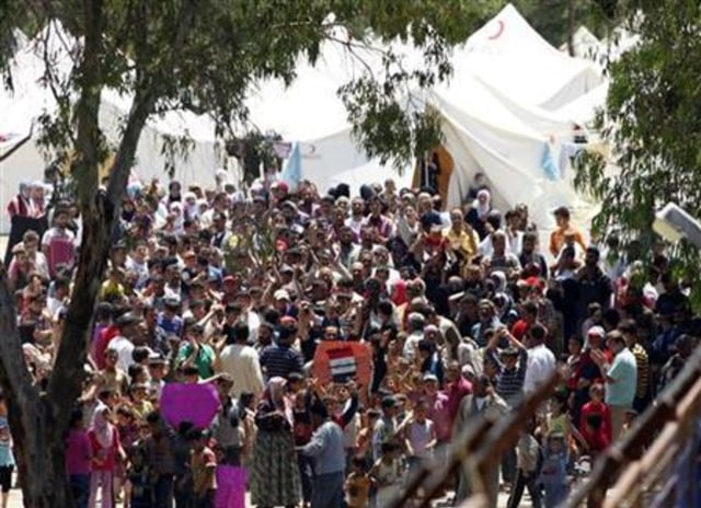 Demonstrasi di Suriah pada tahun 2011. (Foto: REUTERS/Umit Bektas)