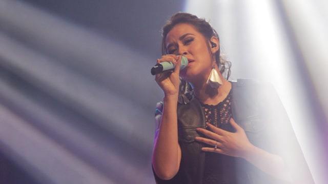 Raisa Andriana bernyanyi dengan indah (Foto: Cornelius Bintang/kumparan)