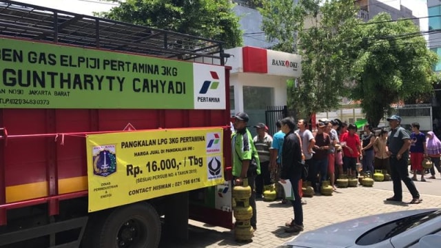 Penyaluran Subsidi LPG 3 Kilogram Dinilai Salah Sasaran | Kumparan.com