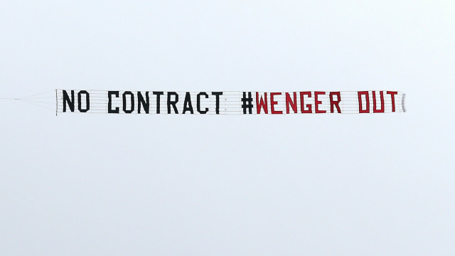 Wenger Out (Foto: Goal.com)