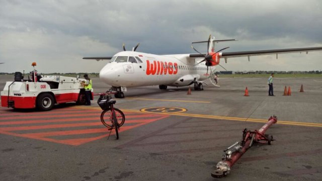 Pesawat Wings Air Surabaya-Banyuwangi (Foto: Deanda Dewindaru/kumparan)