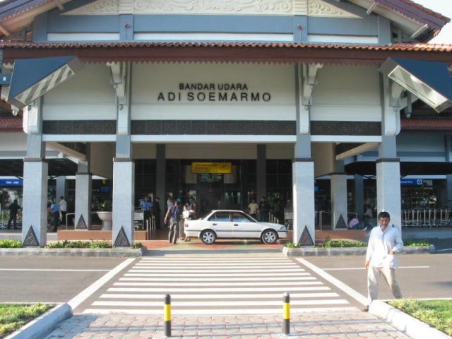 Bandara Adi Soemarmo, Solo. (Foto: Wikimedia Commons.)