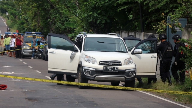 Mobil teroris Tuban (Foto: M Risyal Hidayat/Antara)