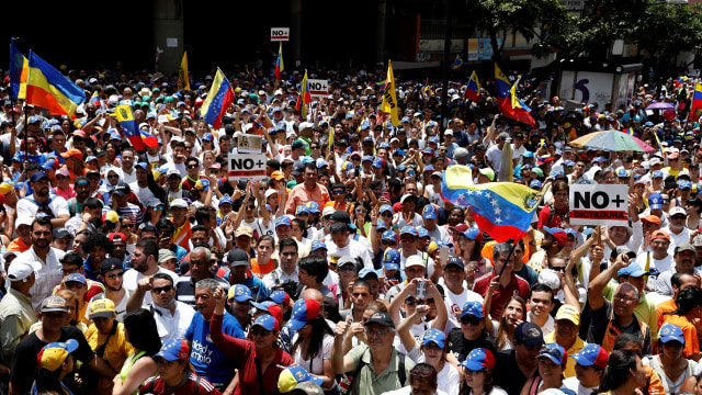 Demo di Venezuela (Foto: REUTERS/Carlos Garcia Rawlins)