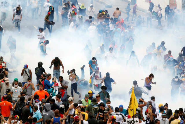 Demo di Venezuela Foto: REUTERS/Carlos Garcia Rawlins