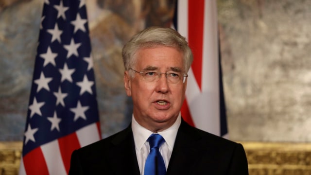 Menteri Pertahanan Inggris, Michael Fallon (Foto: REUTERS/Matt Dunham)