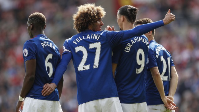 Apakah Fellaini baiknya jadi kapten permanen saja? (Foto: Lee Smith/Reuters)