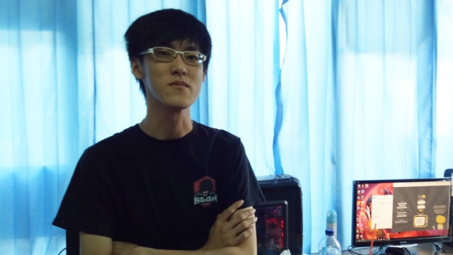 Rizki Varizh pemain Dota 2 dari tim Boom.id (Foto: Naufal Abdurrasyid/kumparan)