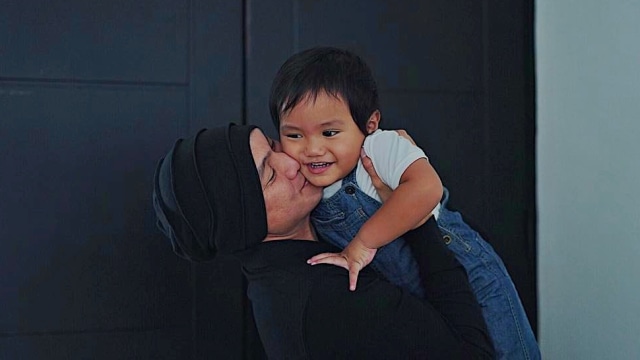 Anji dan buah hatinya, Sigra (Foto: Instagram @anji.manji)