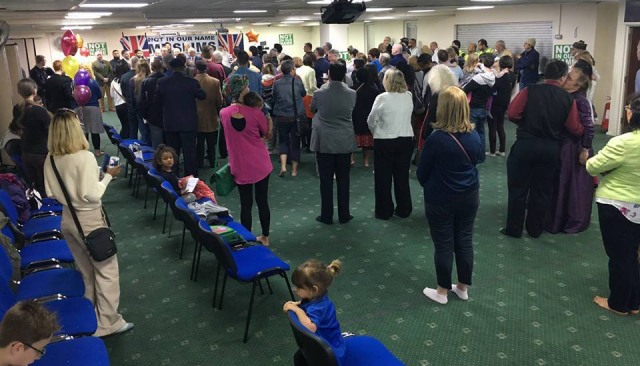 Keramaian pesta teh di Masjid Pusat Birmingham. (Foto: Birmingham Central Mosque/Facebook)