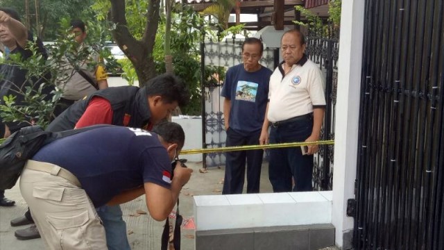 TKP Serangan air keras terhadap Novel. (Foto: Aria Pradana/kumparan)