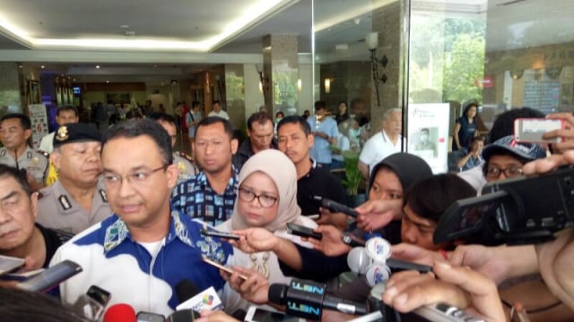 Anies Baswedan memberi keterangan. (Foto: Wandha Nur/kumparan)