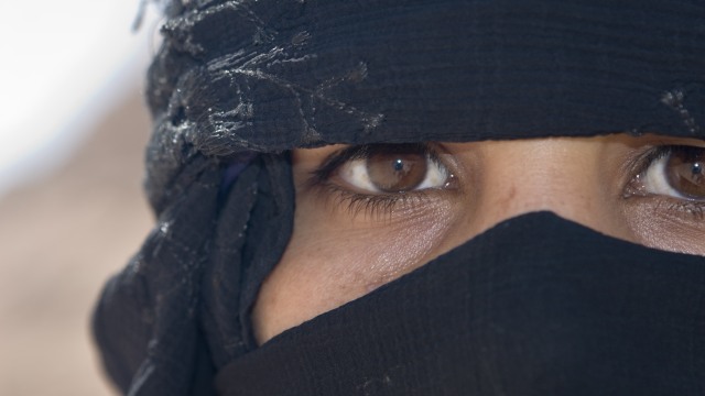 Perempuan dengan niqab (Foto: Wikimedia Commons)