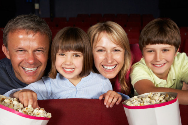 Buat mini bioskop di rumah (Foto: thinkstock)