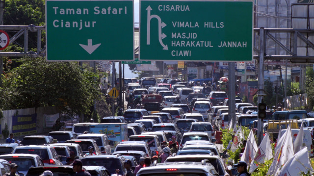 Jalur Wisata Puncak. (Foto: Antara/Yulius Satria Wijaya)