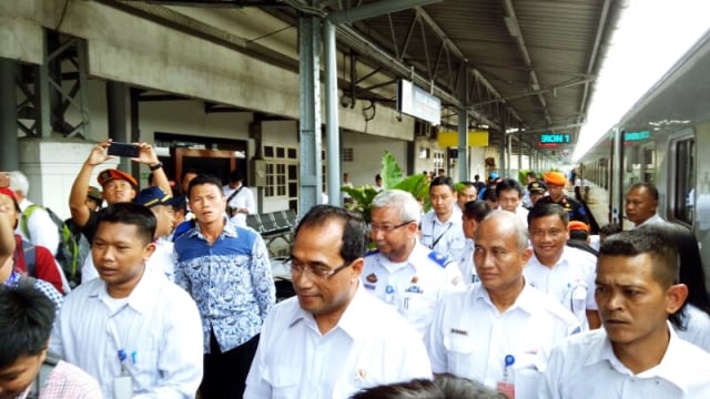 Menhub tinjau Pasar Senen. (Foto: Anggi Dwiky Dermawan/kumparan)