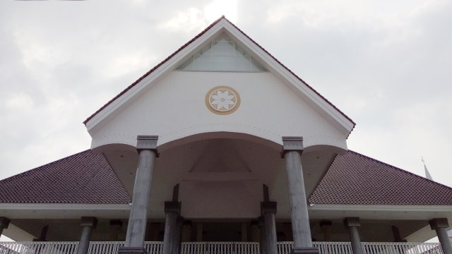 Masjid Raya KH Hasyim Asy'ari. (Foto: Kevin Kurnianto/kumparan)