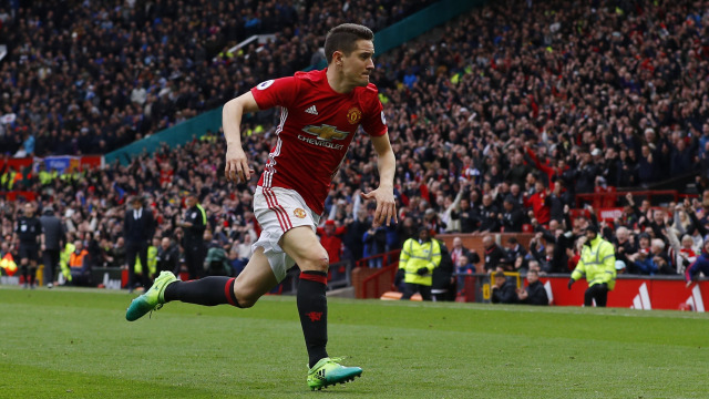 Ander Herrera pada laga versus Chelsea. (Foto: Reuters)