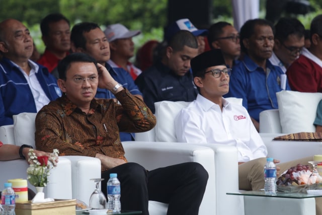 Ahok dan Sandi di Deklarasi Damai Pilkada. (Foto: Fanny Kusumawardhani/kumparan)