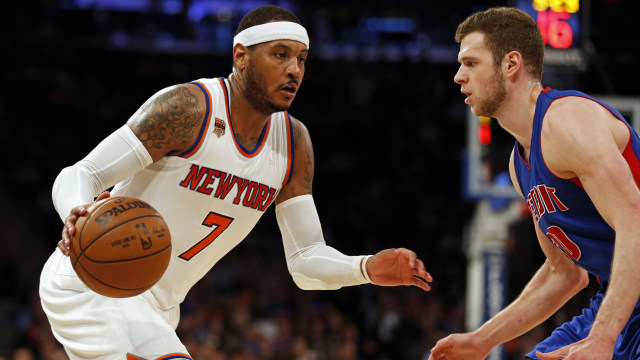 Carmelo Anthony, dua dunia. (Foto: Reuters/Adam Hunger)