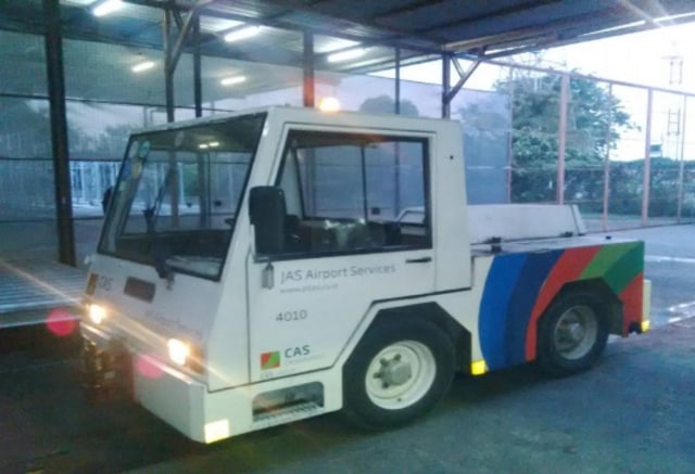 Mobil penderek pesawat milik PT JAS (Foto: Dok. KNKT)