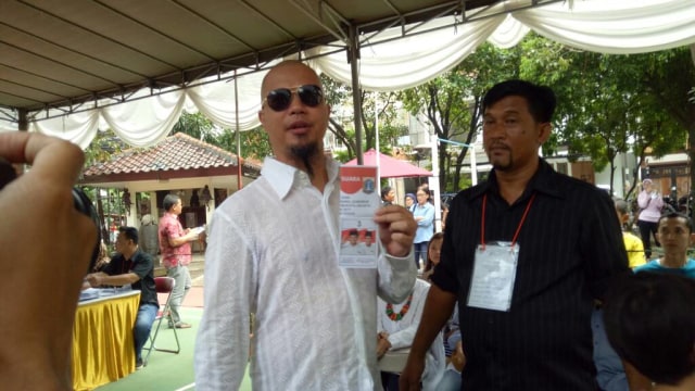 Ahmad Dhani di TPS 24 (Foto: Prabarini Kartika/kumparan)