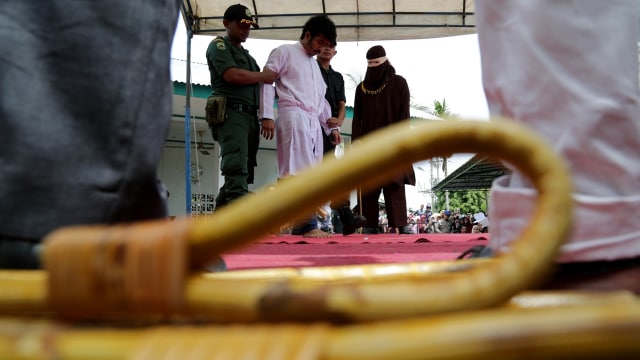 4 Pasangan yang Dipergoki Pacaran Dicambuk di Aceh (64221)