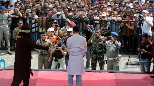 Eksekusi Hukuman Cambuk di Aceh (Foto: Irwansyah Putra/Antara)