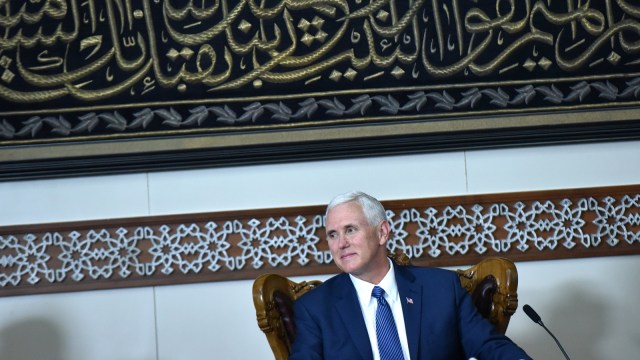 Mike Pence, Wapres AS kunjungi Masjid Istiqlal (Foto: Antara/Wahyu Putro A)