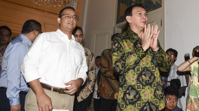 Anies bertemu dengan Ahok di Balai Kota Foto: Antara/Hafidz Mubarak A.