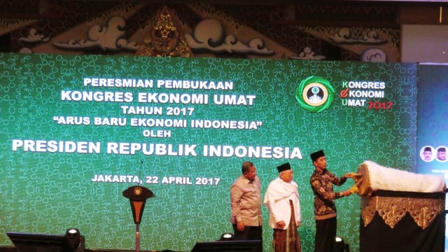 Jokowi membuka acara Kongres Ekonomi Umat 2017 (Foto: Yudhistira Amran Saleh/kumparan)