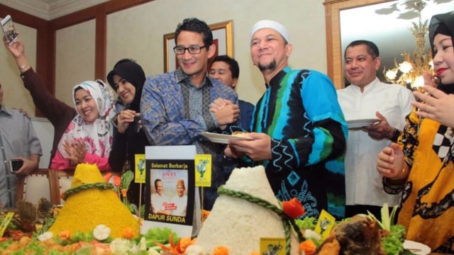 Sandi Syukuran kemenangan bersama HIPMI. (Foto: Amanaturrosyidah/kumparan)