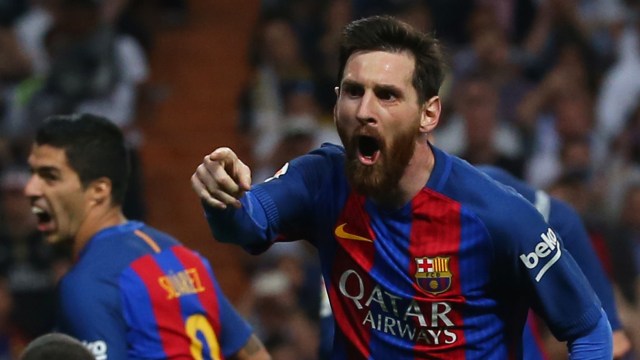 Mari bersujud pada Messi. (Foto: Stringer via Reuters)