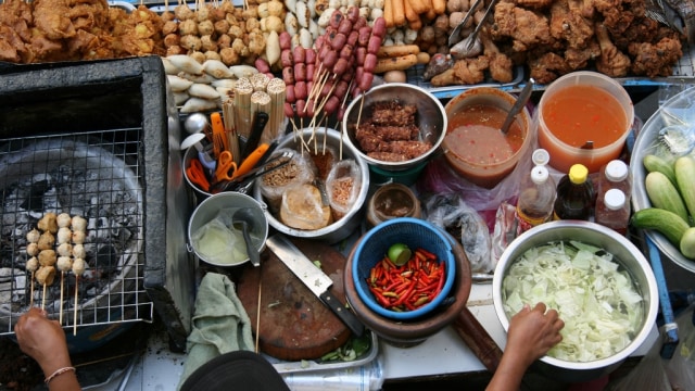 Pedagang street food di Thailand. (Foto: Flickr)
