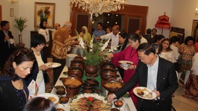 Demo kuliner Indonesia di KBRI Islamabad (Foto: Dok. KBRI Islamabad)