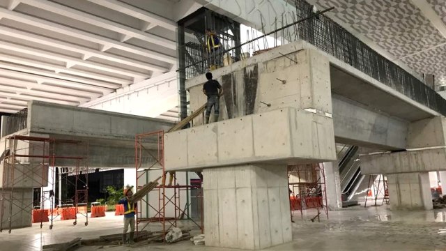 Progres pengerjaan Skytrain di Bandara Soetta (Foto: Dewi Rachmat Kusuma/kumparan)