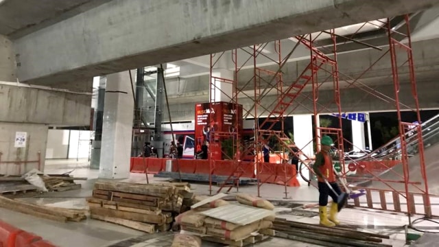 Progres pengerjaan Skytrain di Bandara Soetta (Foto: Dewi Rachmat Kusuma/kumparan)