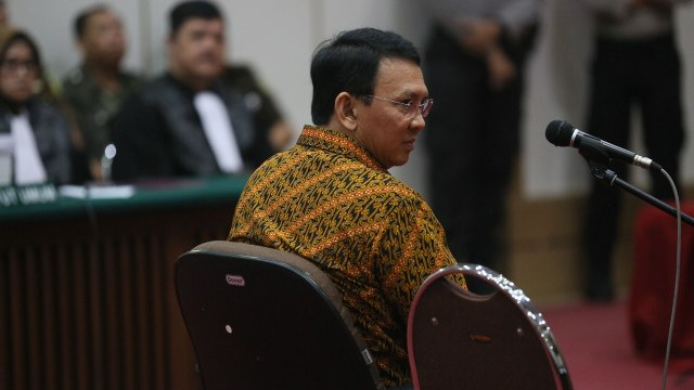 Ahok di Sidang Pledoi (Foto: Aditia Noviansyah/kumparan)