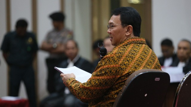 Ahok di Sidang Pledoi (Foto: Aditia Noviansyah/kumparan)