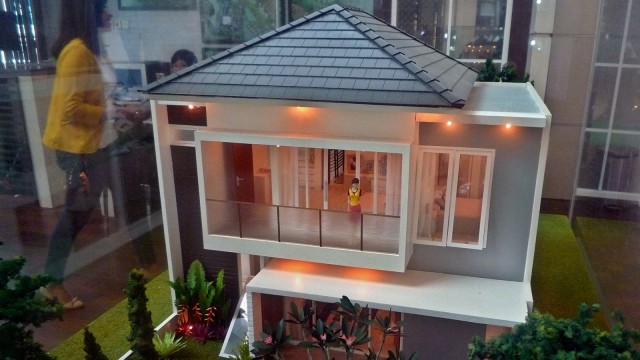 Miniatur Rumah. (Foto: Antara/R Rekotomo)