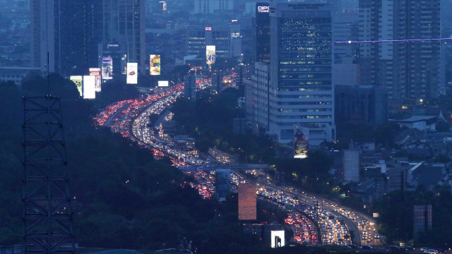 Proses pengerjaan proyek Simpang Susun Semanggi (Foto: Fanny Kusumawardhani/kumparan)